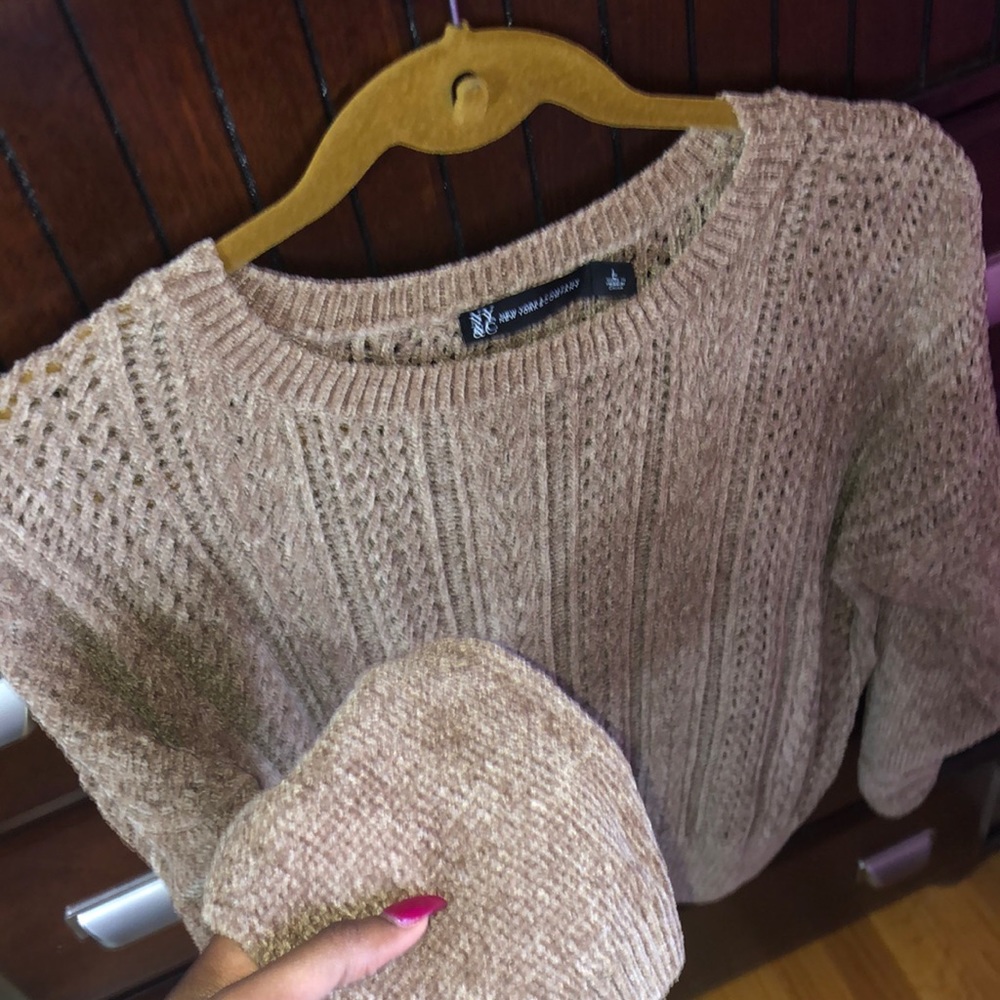 Soft Brown Sweater 🐻 - Picture 2 of 4
